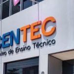 Fachada do Centec com logo em destaque