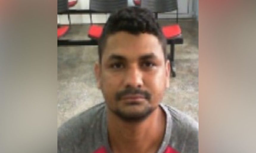 Foto de homem procurado por esquema de empréstimos abusivos em Manaus