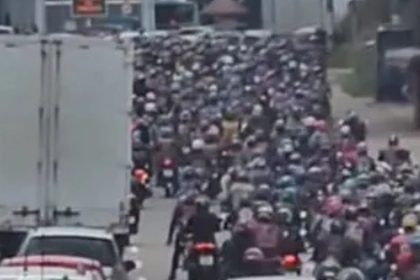 Grande concentração de motocicletas em motociata em Manaus.