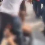 Homem é agredido após tentativa de filmar criança em supermercado em Manaus.