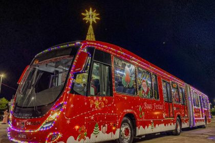 Ônibus do Natal começa a circular em Manaus