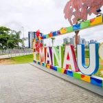 Letreiro de Manaus na praia da Ponta Negra