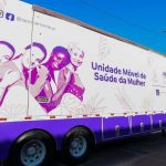 Unidade Móvel de Saúde da Mulher, carreta de atendimento médico.