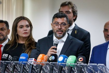 Wilson Lima fala em evento sobre reajuste salarial para servidores
