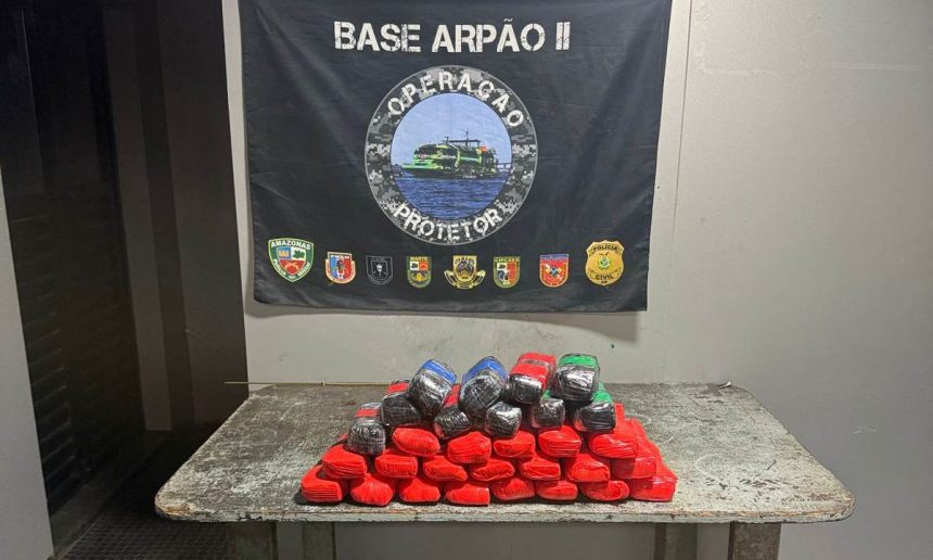 Polícia apreende drogas avaliadas em R$ 750 mil escondidas em garrafões no AM