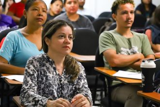 Oito aprovados em concurso da Semsa são convocados para posse