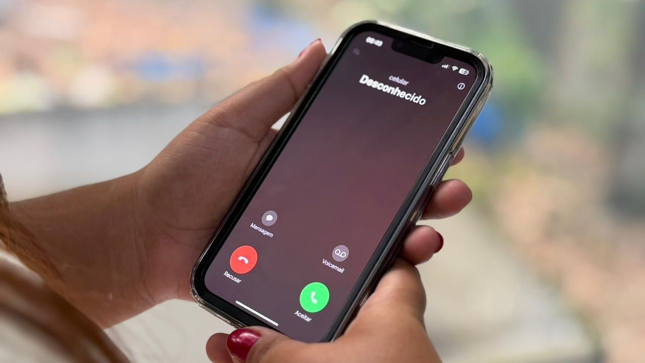 Polícia alerta para golpe da ligação muda, usado para clonar vozes de vítimas em Manaus