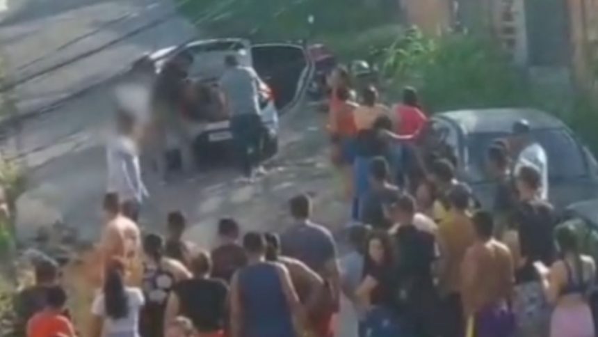 Homem é baleado e socorrido em porta-malas de carro na Zona Norte de Manaus