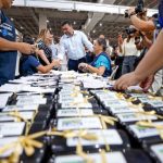 Wilson Lima realiza entrega de 2 mil óculos em mutirão oftalmológico em Manaus