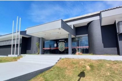 Irmãos são presos suspeitos de matar homem a facadas, em Manaus