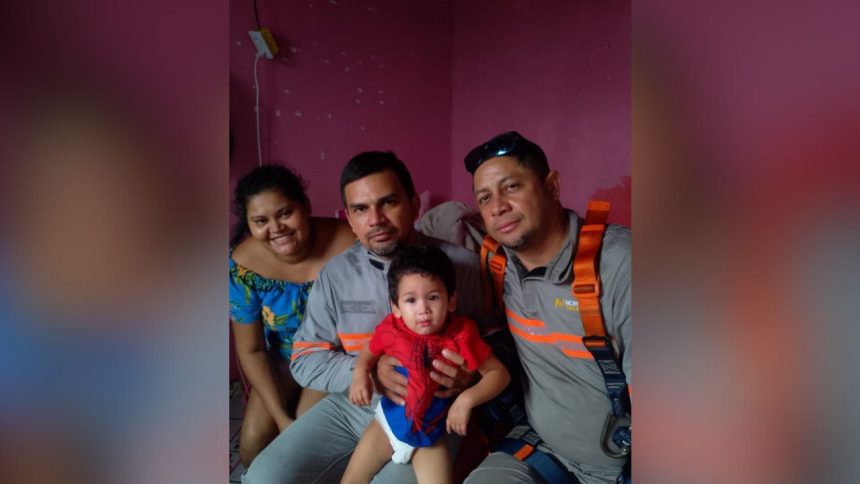 Eletricistas realizam primeiros socorros e salvam criança no Lago Azul, em Manaus