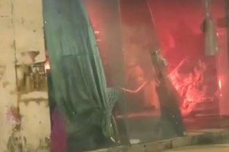 Incêndio destrói residência e mobiliza moradores na zona oeste de Manaus