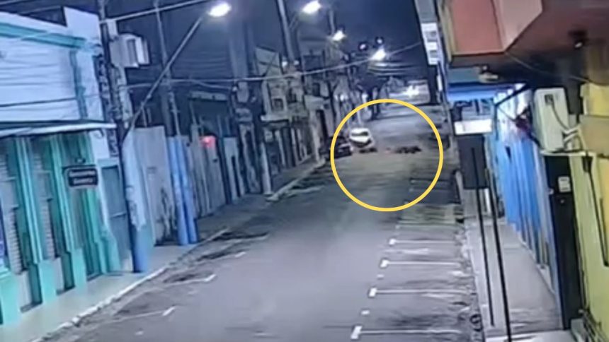Vídeo mostra colisão entre carro e moto que matou vigilante no Centro de Manaus