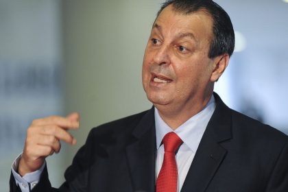 Pesquisa aponta Omar Aziz na liderança para o governo do Amazonas em 2026