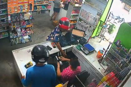 Dupla armada invade mercado, rende funcionários e foge com dinheiro em Manaus