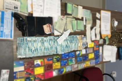 Agiota é preso com R$ 9 mil e cartões de vítimas no Amazonas