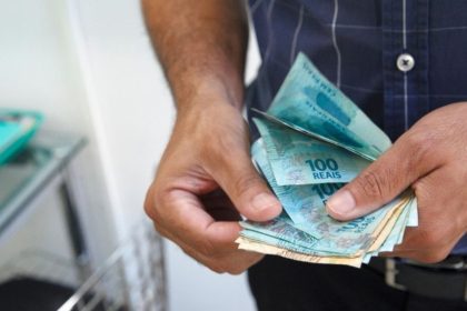 Trabalhadores têm até esta segunda para retirar abono salarial do PIS/Pasep