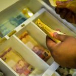 Caixa libera valores do FGTS retidos para trabalhadores do saque-aniversário