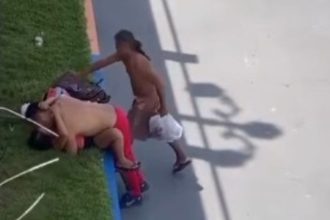 Casal tem celular furtado durante momento íntimo em Parintins, AM