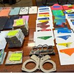 Polícia apreende cartões bancários e R$ 17 mil em espécie em casa de agiota no AM