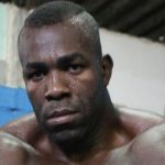 Lutador de MMA desaparece após entrar no rio Amazonas