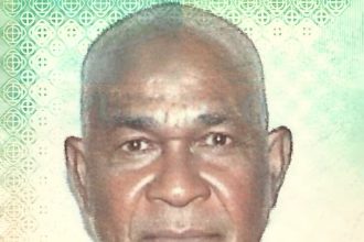 nos clássicos como Maria, além de nomes compostos e opções bíblicas amplamente difundidas no estado. “O ranking mostra como as escolhas das famílias acompanham tanto valores afetivos e culturais quanto tendências que se consolidam nacionalmente. Os Cartórios de Registro Civil têm a missão de acolher essas escolhas e transformá-las em identidade, cidadania e segurança jurídica desde os primeiros dias de vida”, afirma David Gomes David, presidente da Associação dos Notários e Registradores do Estado do Amazonas (Anoreg/AM). 10 nomes mais registrados no AM em 2025 (Geral) 1º Ravi – 369 2º Helena – 352 3º Aurora – 339 4º Arthur – 337 5º Maria – 308 6º Heitor – 281 7º Miguel – 277 8º Maria Cecília – 271 9º Gael – 268 10º Maria Helena – 265 10 nomes mais registrados no AM em 2025 (Masculino) 1º Ravi – 369 2º Arthur – 337 3º Heitor – 281 4º Miguel – 277 5º Gael – 268 6º Noah – 239 7º Samuel – 227 8º Theo – 221 9º Gabriel – 215 10º Anthony – 199 10 nomes mais registrados no AM em 2025 (Feminino) 1º Helena – 352 2º Aurora – 339 3º Maria – 308 4º Maria Cecília – 271 5º Maria Helena – 265 6º Maitê – 246 7º Cecília – 206 8º Eloá – 174 9º Maria Alice – 170 10º Alice – 169 Sobre a Anoreg/AM Criada em 27 de abril de 1999 e sediada em Manaus, a Associação dos Notários e Registradores do Estado do Amazonas (Anoreg/AM) é regida pelo Código Civil e pelas normas aplicáveis à atividade, além de seu Estatuto. É a única entidade com legitimidade reconhecida pelos poderes constituídos para representar os titulares dos serviços notariais e de registro no Amazonas. Atua de forma cooperativa com as Anoregs estaduais, sindicatos das especialidades e outras entidades da classe.