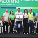 Wilson Lima firma convênio para urbanização em Parintins