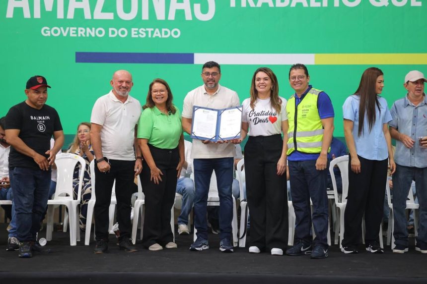 Wilson Lima firma convênio para urbanização em Parintins