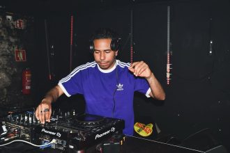 DJ Brasileiro agita as noites de Portugal ao misturar espiritualidade com eletrônica