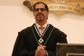 Rafael Barbosa é nomeado para mais dois anos na Defensoria do Amazonas