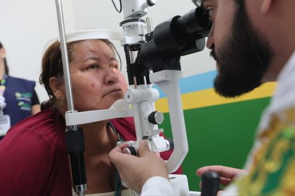 Wilson Lima vistoria mutirão de cirurgias de catarata em Iranduba