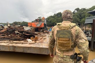 Operação da PF apreende embarcações usadas no garimpo ilegal