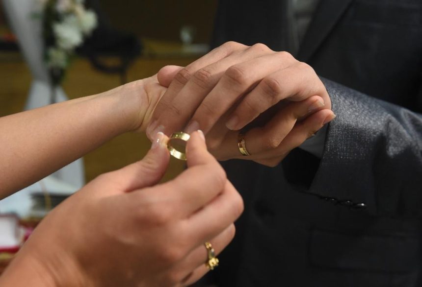 Cresce entre casais do AM escolha por manter nome de solteiro