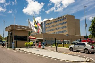 Hospital Delphina Aziz selecionando para seis vagas em Manaus