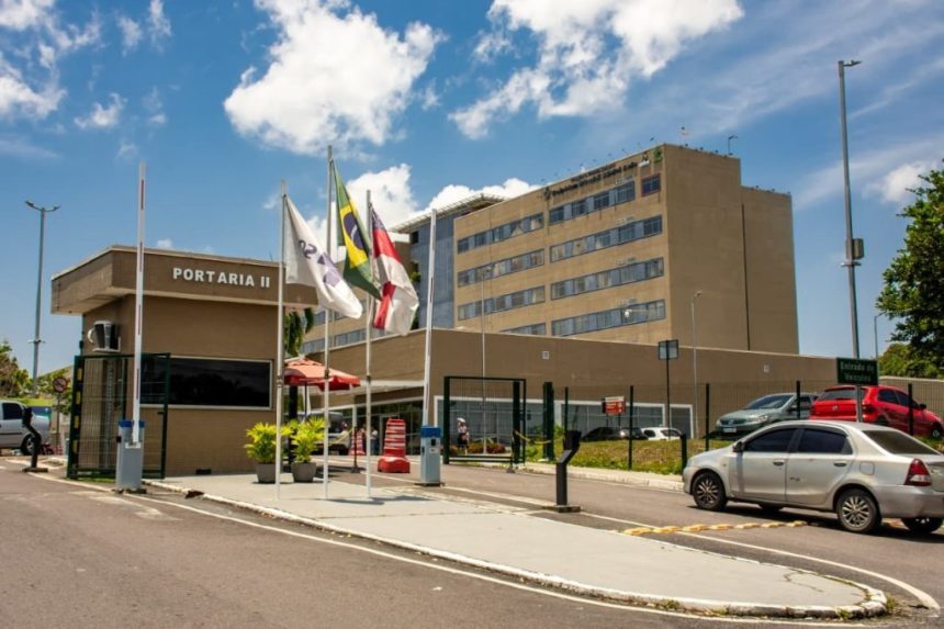 Hospital Delphina Aziz selecionando para seis vagas em Manaus