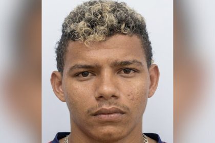 Condenado por matar mãe e filha grávida e tentar matar outra pessoa é procurado em Manaus