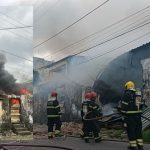 Incêndio atinge fábrica de sofás no bairro São Francisco, em Manaus
