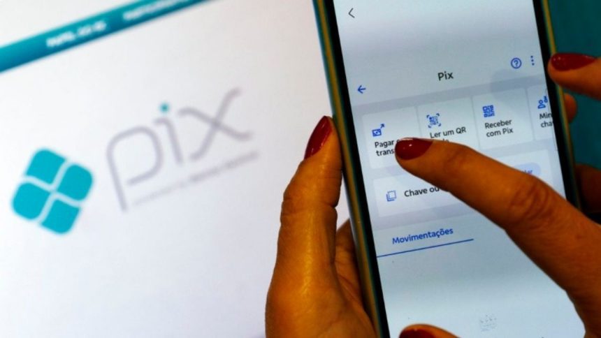 Receita Federal reforça que Pix não é taxado e alerta para mensagens falsas