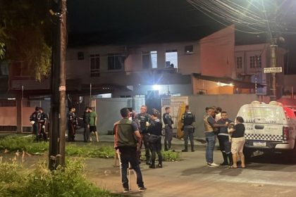 Polícia é acionada após homem em surto psicótico ameaçar explodir casa em Manaus