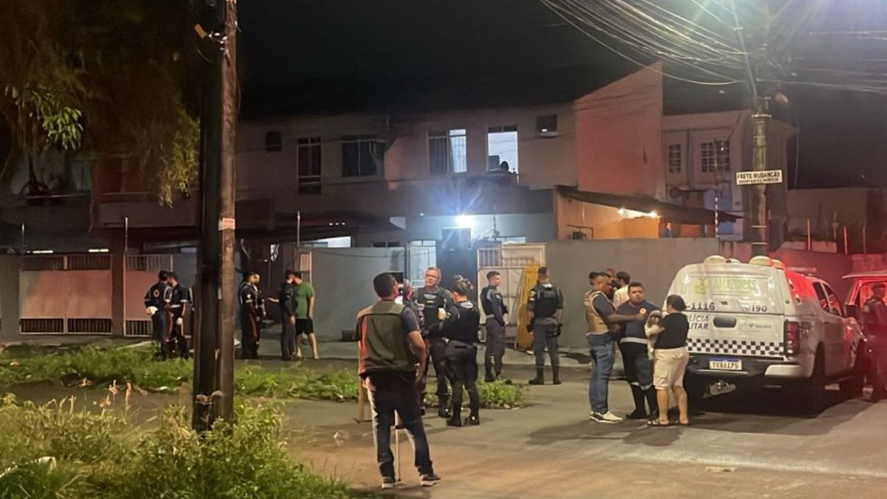 Polícia é acionada após homem em surto psicótico ameaçar explodir casa em Manaus