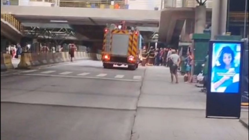 Passageiro fica gravemente ferido após cair e ser atropelado por ônibus no T4, em Manaus