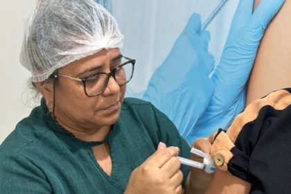 FVS alerta para checagem da caderneta de vacinas antes de viagens