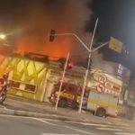 Incêndio atinge Bar do Caldeira durante a madrugada em Manaus