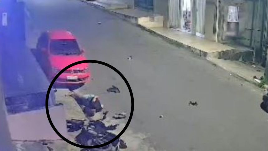 Câmera registra momento em que motociclista morre em acidente em Manaus