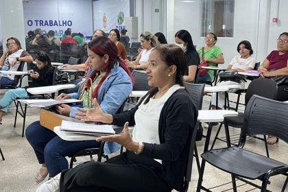 Curso gratuito ensina a elaborar currículos para vagas de emprego em Manaus