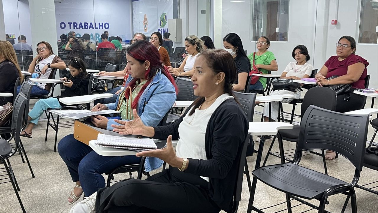 Curso gratuito ensina a elaborar currículos para vagas de emprego em Manaus