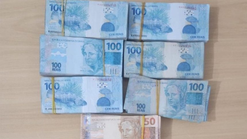 Polícia Federal prende peruana com R$ 64 mil em espécie em Tabatinga
