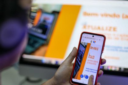 Estudantes podem acompanhar cadastro da meia-passagem para 2026 em Manaus