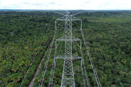 Ipaam libera obra de linha de distribuição de energia no Amazonas