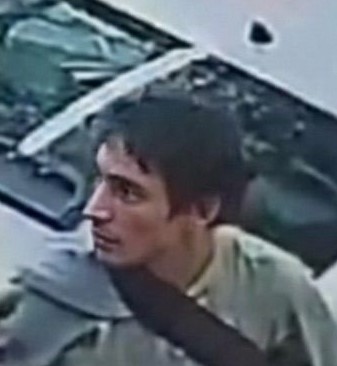 Polícia procura homem que invadiu e furtou loja de automóveis